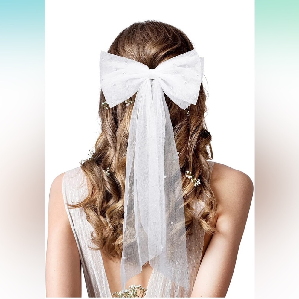 Pearl bridal bow/veil in white
